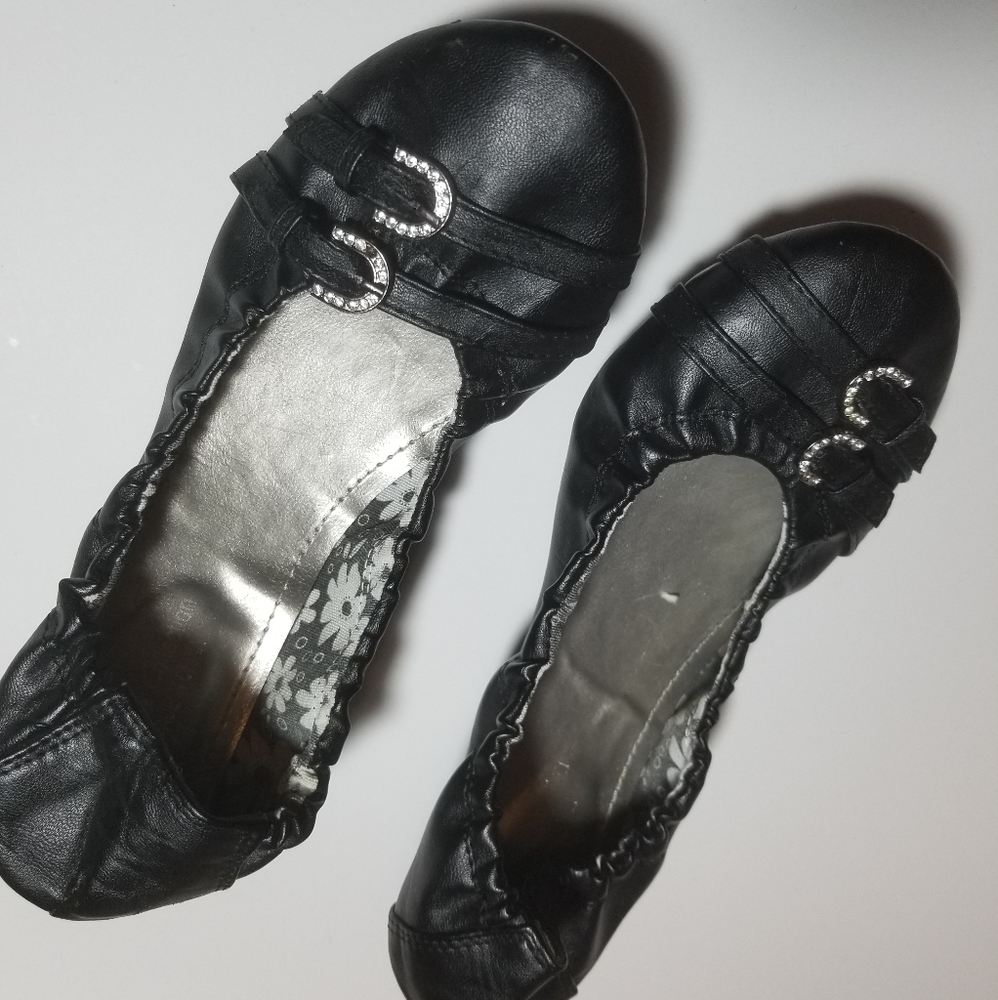 Shoes - Picture 2 of 2